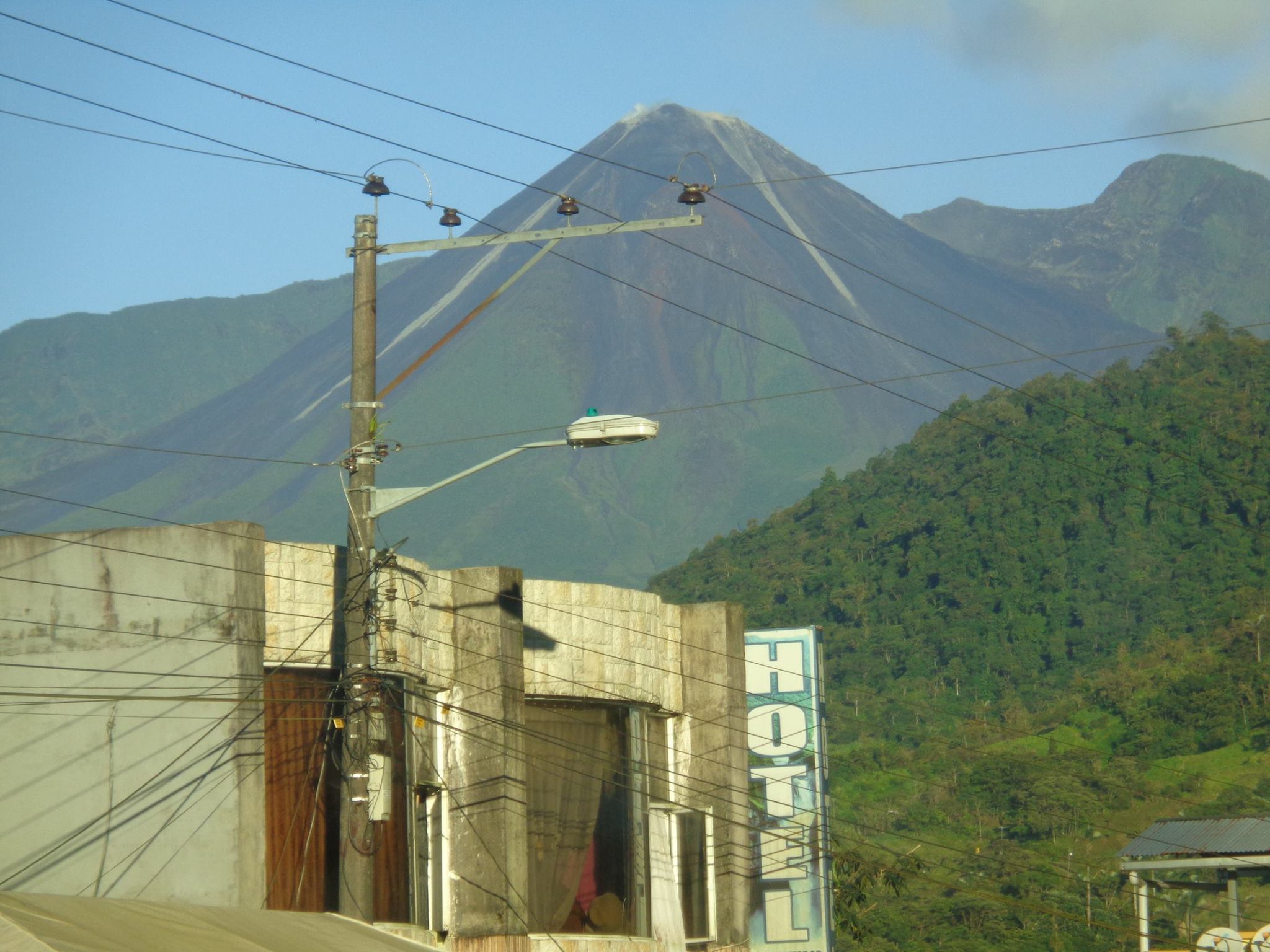 Volcán Reventador genera preocupación en Sucumbíos