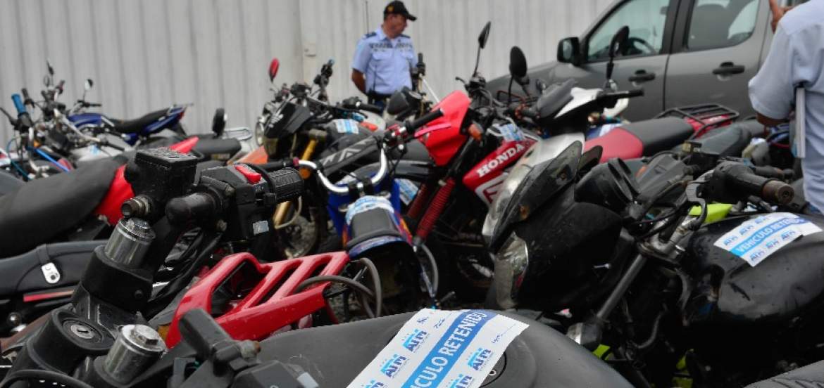 La mañana de este martes 19 de septiembre, El Gobierno Nacional a través del Ministerio del Interior, en su informe semanal de actividades, indica que 24 motocicletas están retenidas por diferentes causas en la Policía Nacional en Puerto Francisco de Orellana.